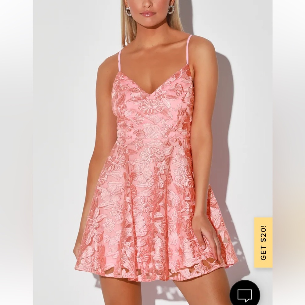 Lulu’s lace mini dress